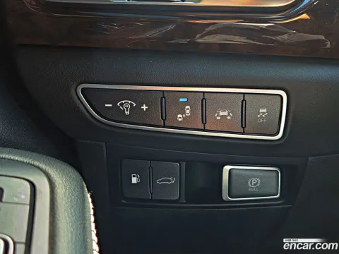 Genesis G90 (EQ900)