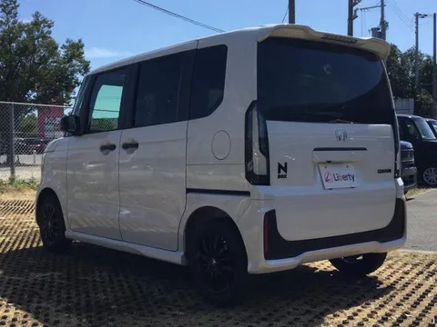 Honda N-BOX Custom