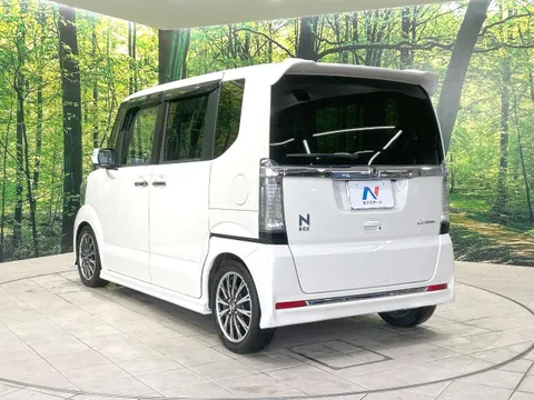 Honda N-BOX Custom