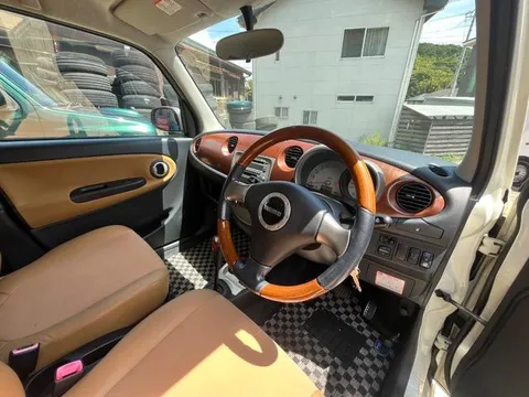 Daihatsu Mira Gino