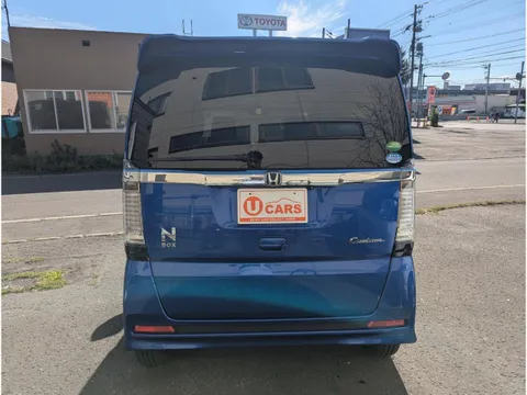 Honda N-BOX Custom