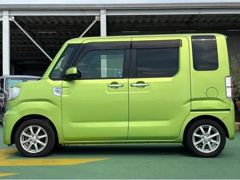 Toyota Pixis Mega