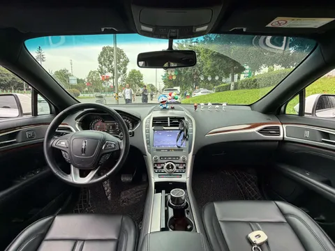 Lincoln MKZ