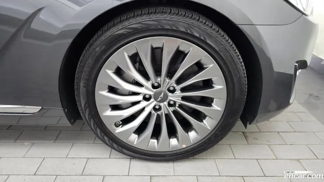 Genesis G90 (EQ900)