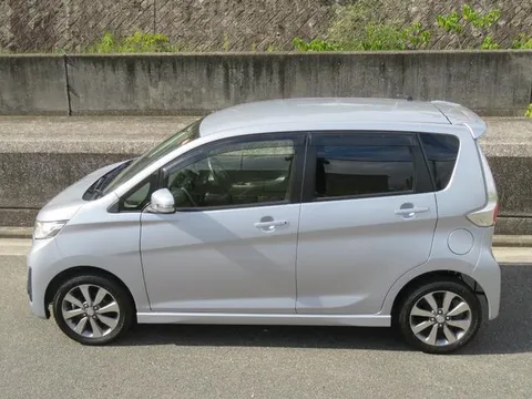 Mitsubishi eK Custom