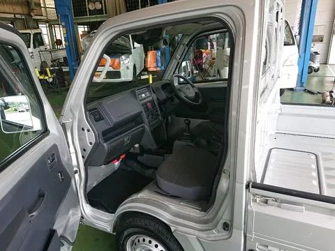Nissan Clipper Truck