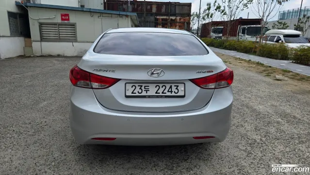 Hyundai Elantra (Avante)