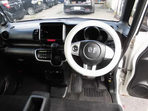 Honda N-BOX Plus