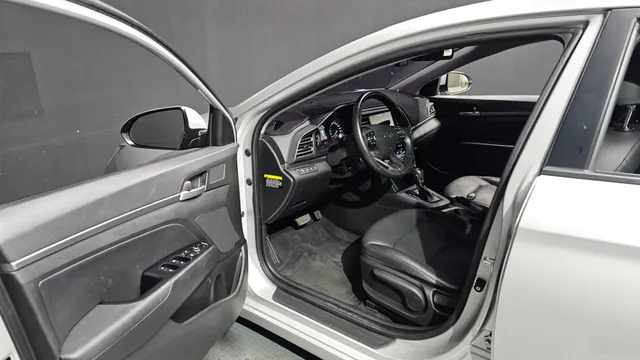 Hyundai Elantra (Avante)