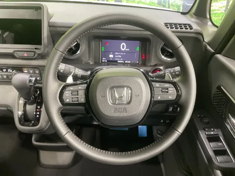 Honda N-BOX Custom