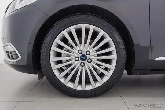 Ford Taurus