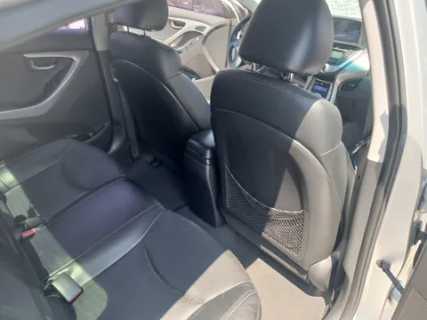 Hyundai Elantra (Avante)