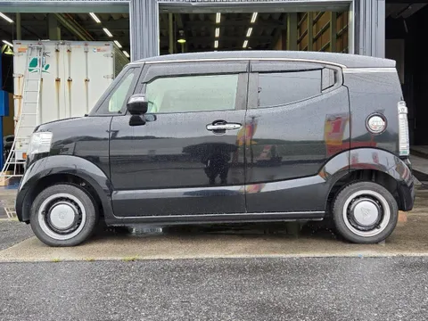 Honda N-BOX Slash