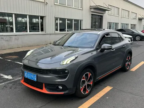 Lynk & Co 02