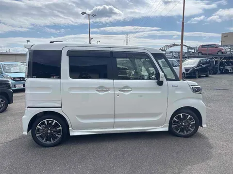 Suzuki Spacia Custom