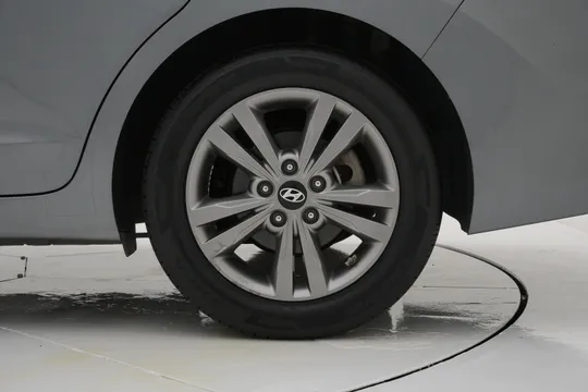 Hyundai Elantra (Avante)