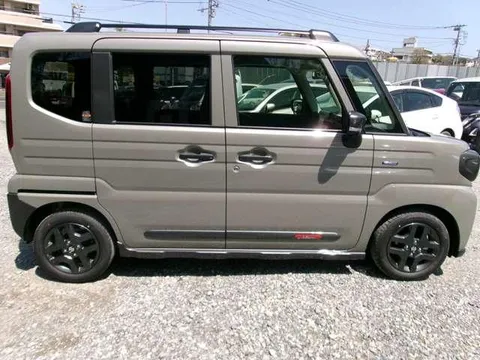 Suzuki Spacia Gear