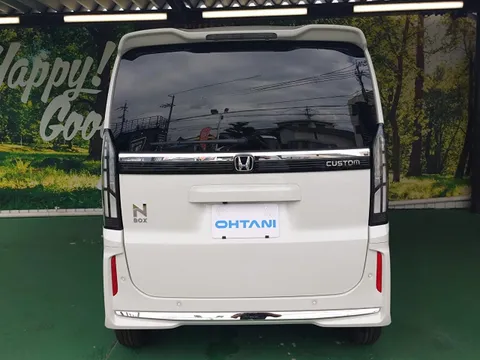 Honda N-BOX Custom