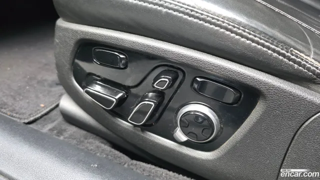 Genesis G90 (EQ900)