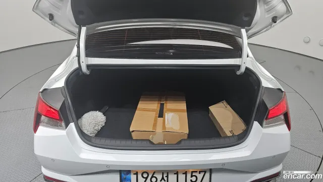 Hyundai Elantra (Avante)