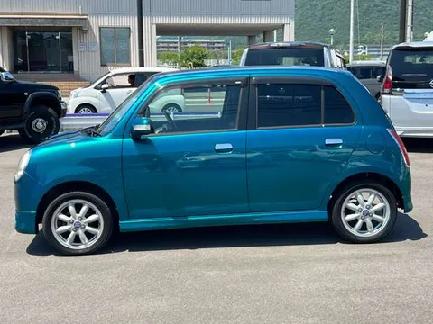 Daihatsu Mira Gino