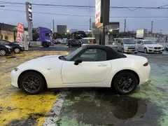 Mazda MX-5 (Roadster)