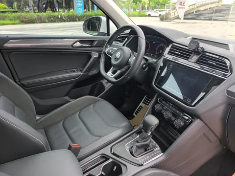 Volkswagen Tiguan L