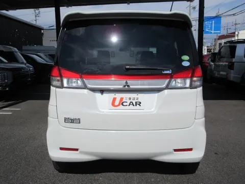 Mitsubishi Delica D:2