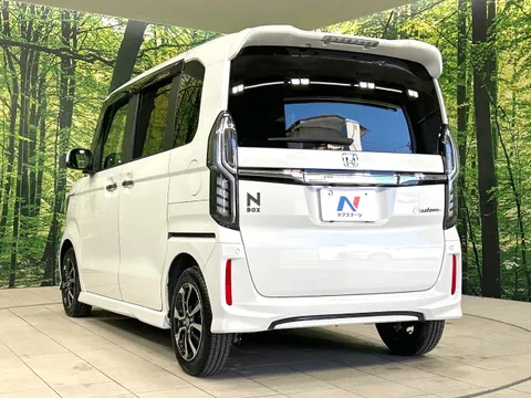 Honda N-BOX Custom