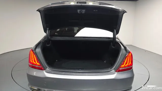 Genesis G90 (EQ900)