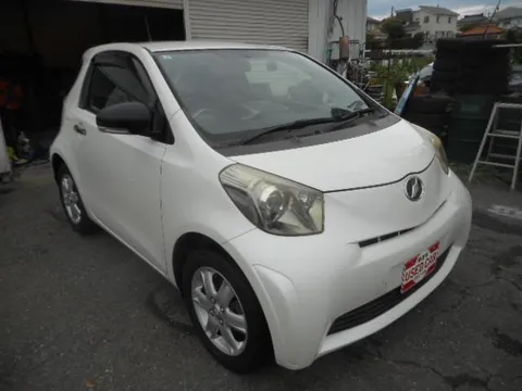 Toyota iQ