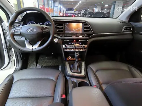 Hyundai Elantra (Avante)
