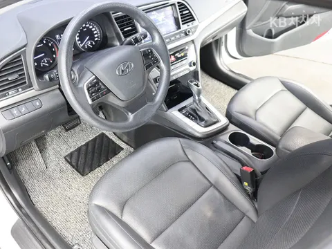 Hyundai Elantra (Avante)