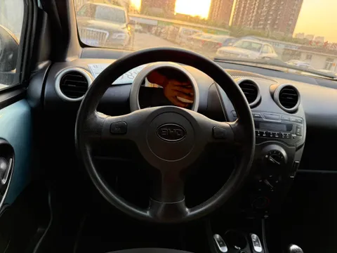 BYD F0