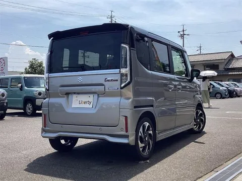 Suzuki Spacia Custom