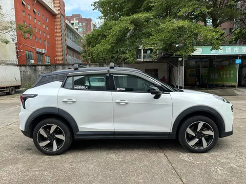 Lynk & Co 06