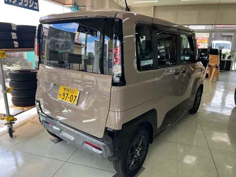 Mitsubishi Delica Mini