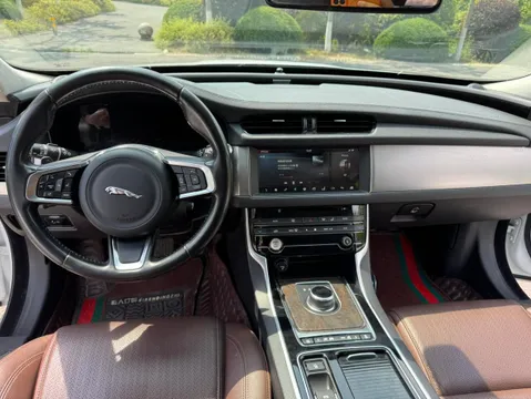 Jaguar XFL