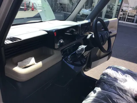 Mitsubishi Delica Mini