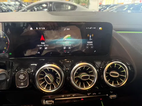 Mercedes-Benz Mercedes-Benz GLA