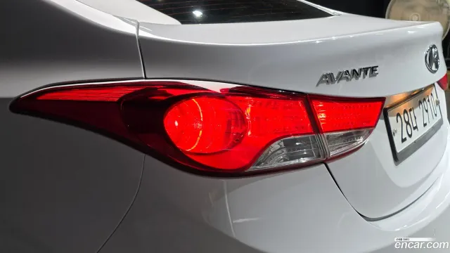 Hyundai Elantra (Avante)