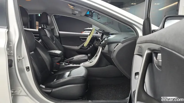 Hyundai Elantra (Avante)