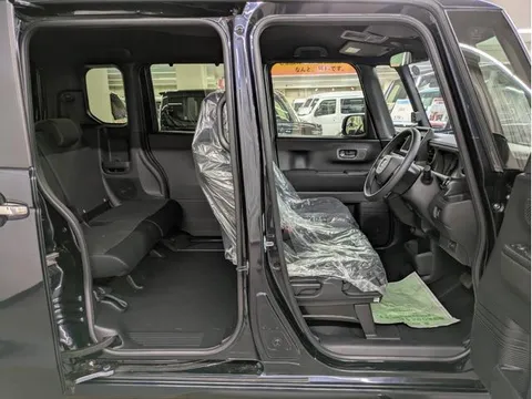 Honda N-BOX Custom