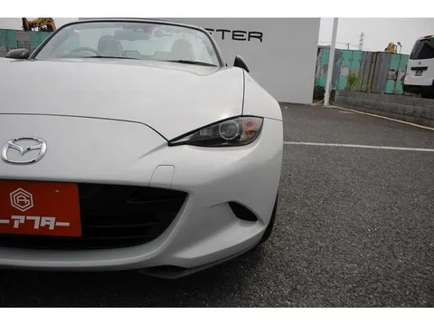 Mazda MX-5 (Roadster)