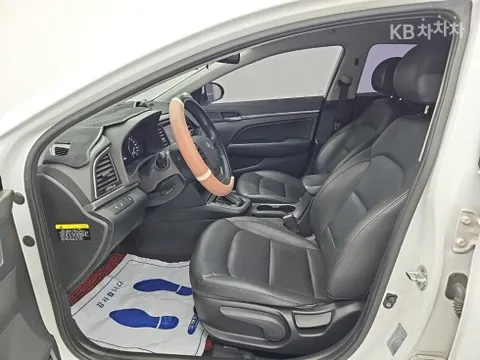 Hyundai Elantra (Avante)