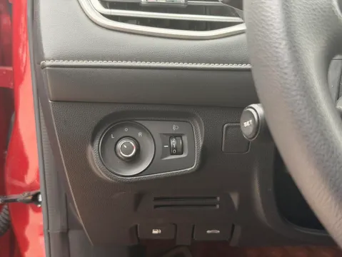 Roewe i5