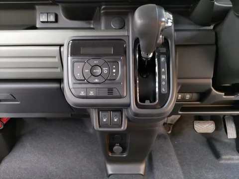 Suzuki Spacia Gear