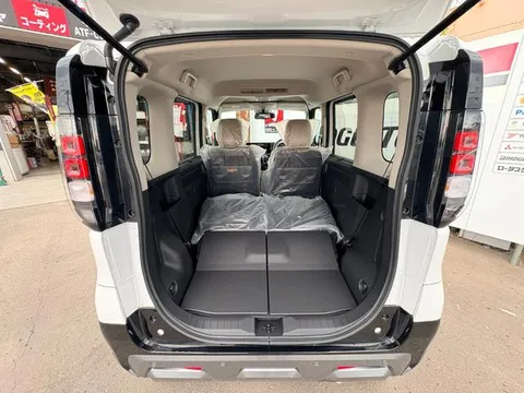 Mitsubishi Delica Mini