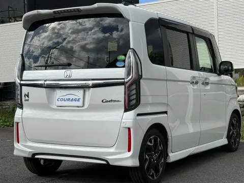 Honda N-BOX Custom