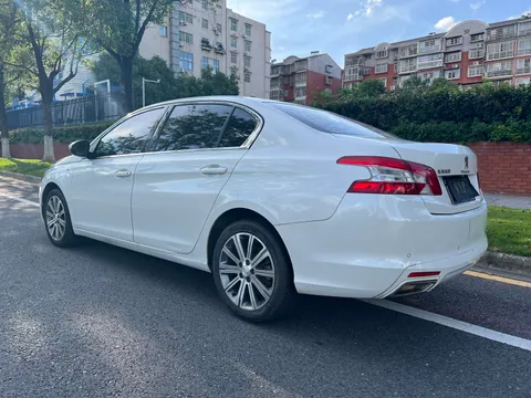 Peugeot 408
